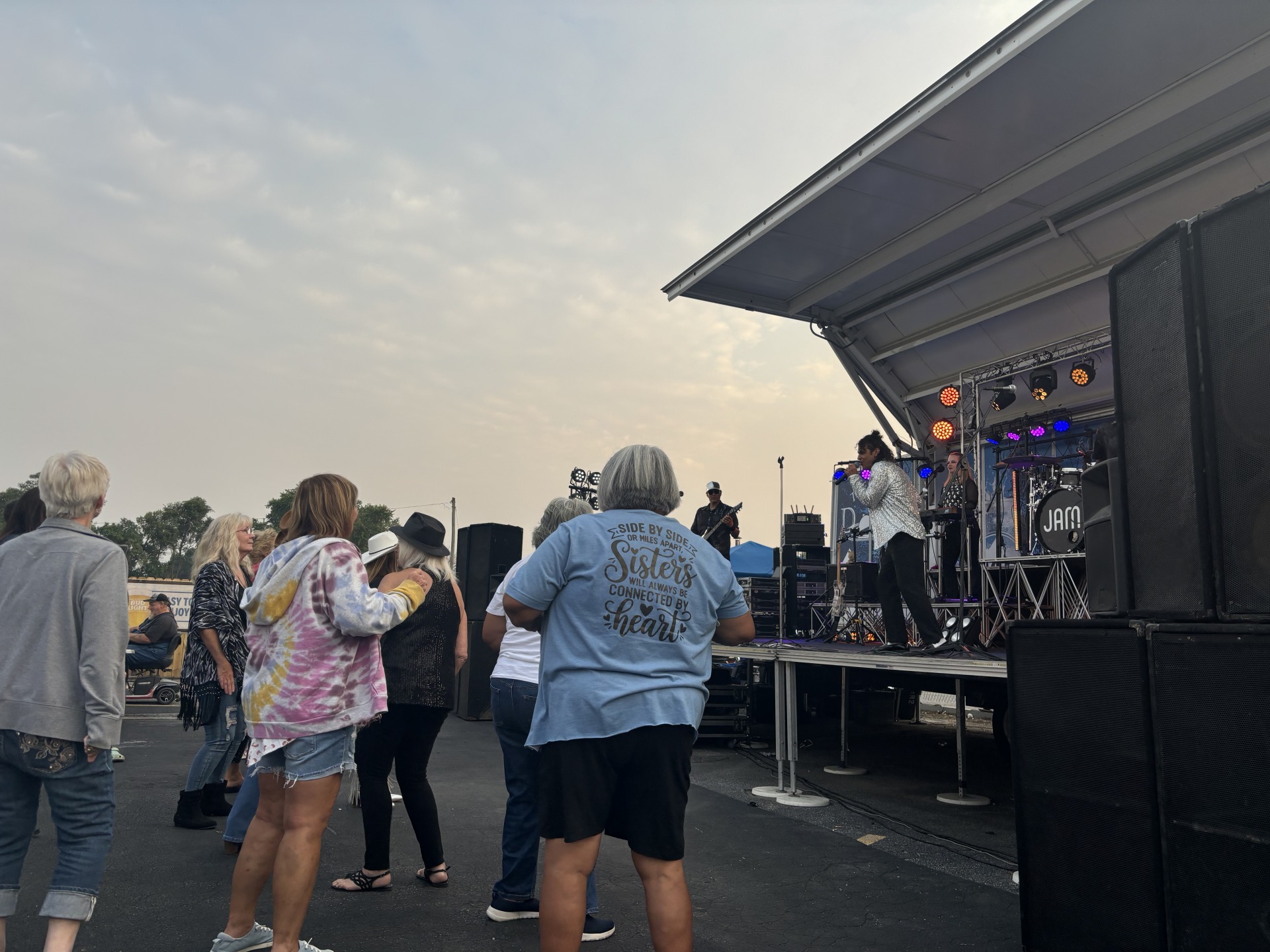 Crowd dancing at Bandsville