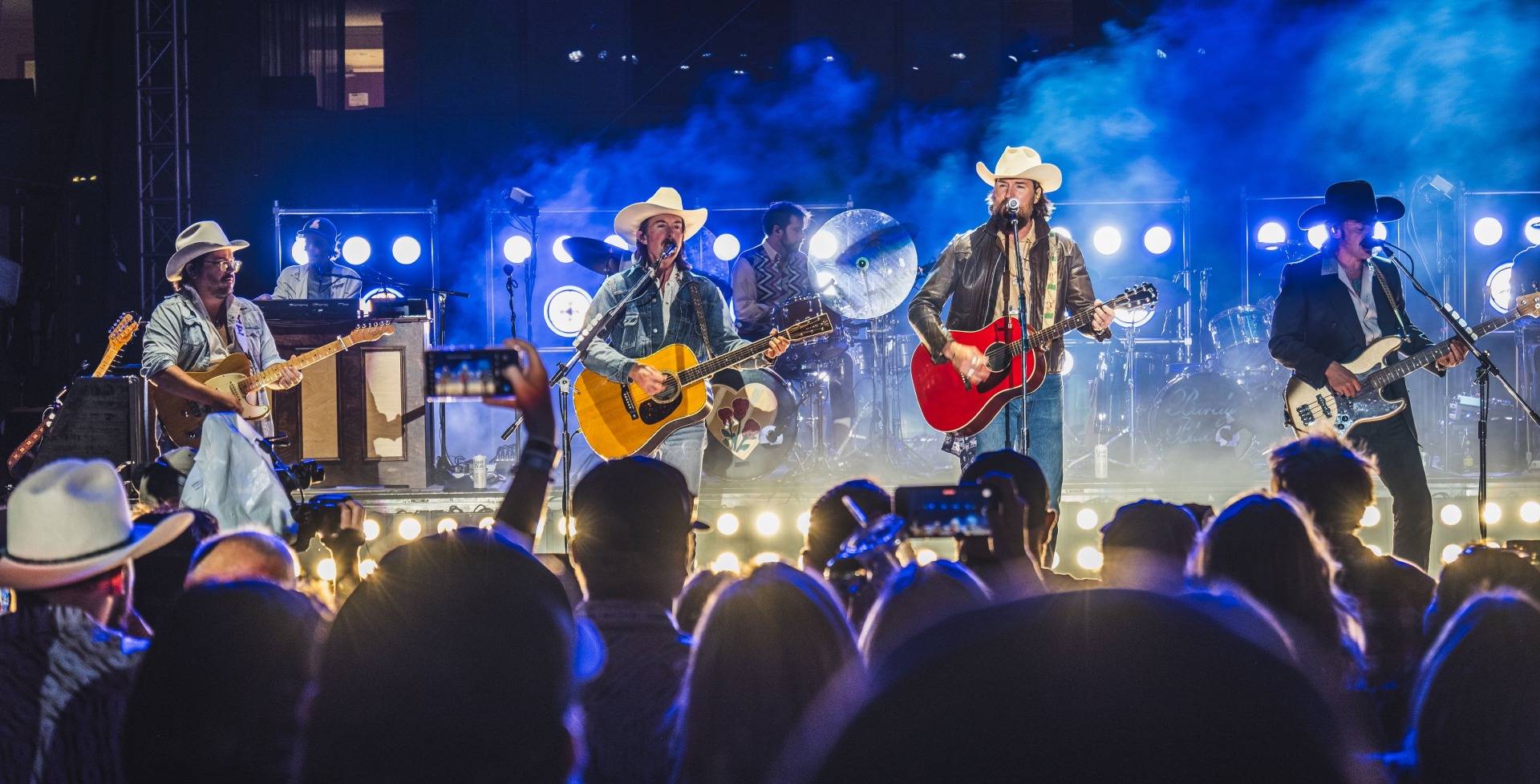 Country music stars take center stage at Stir Cove