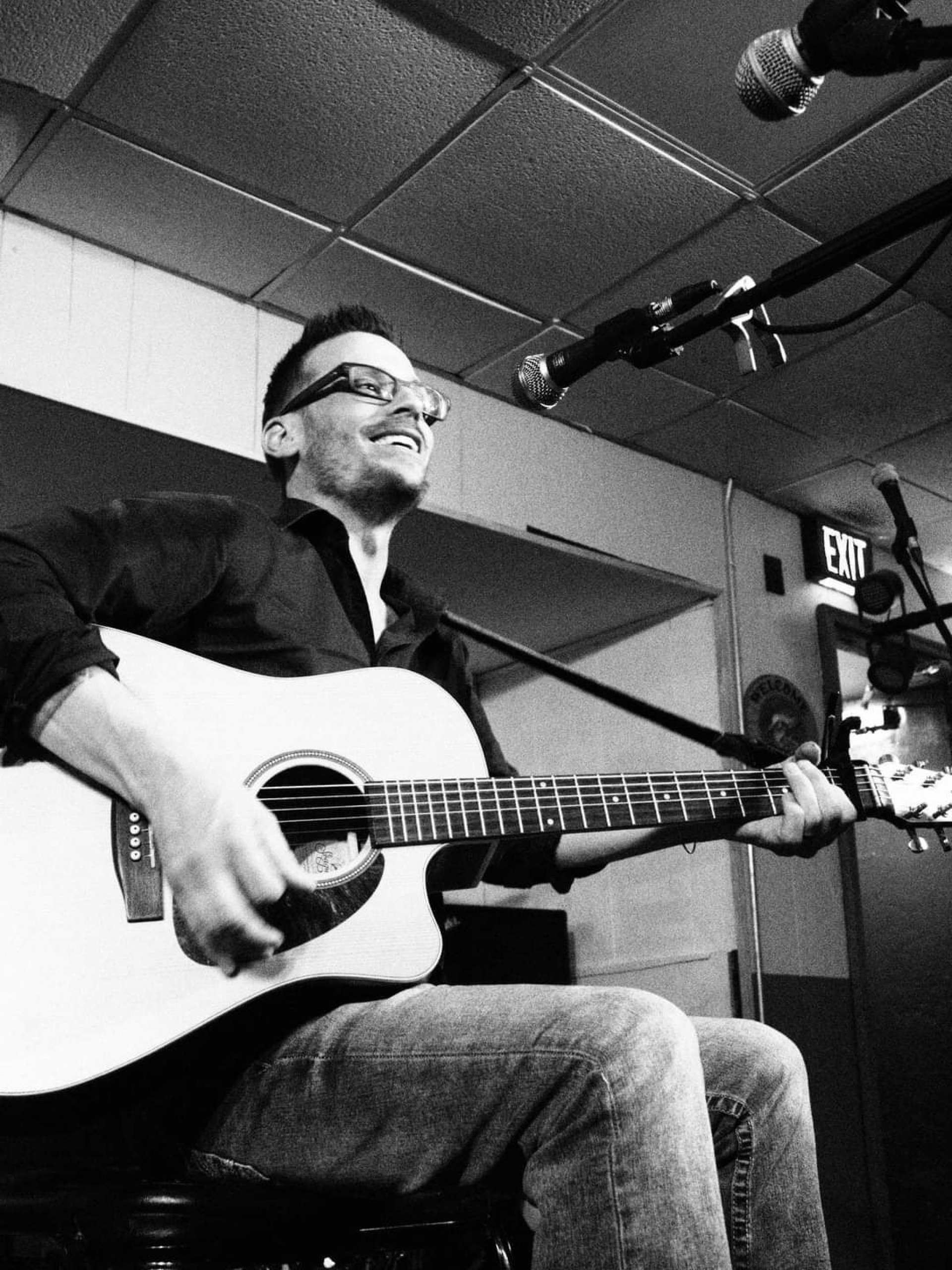 Live Music with Bryan Lidgett