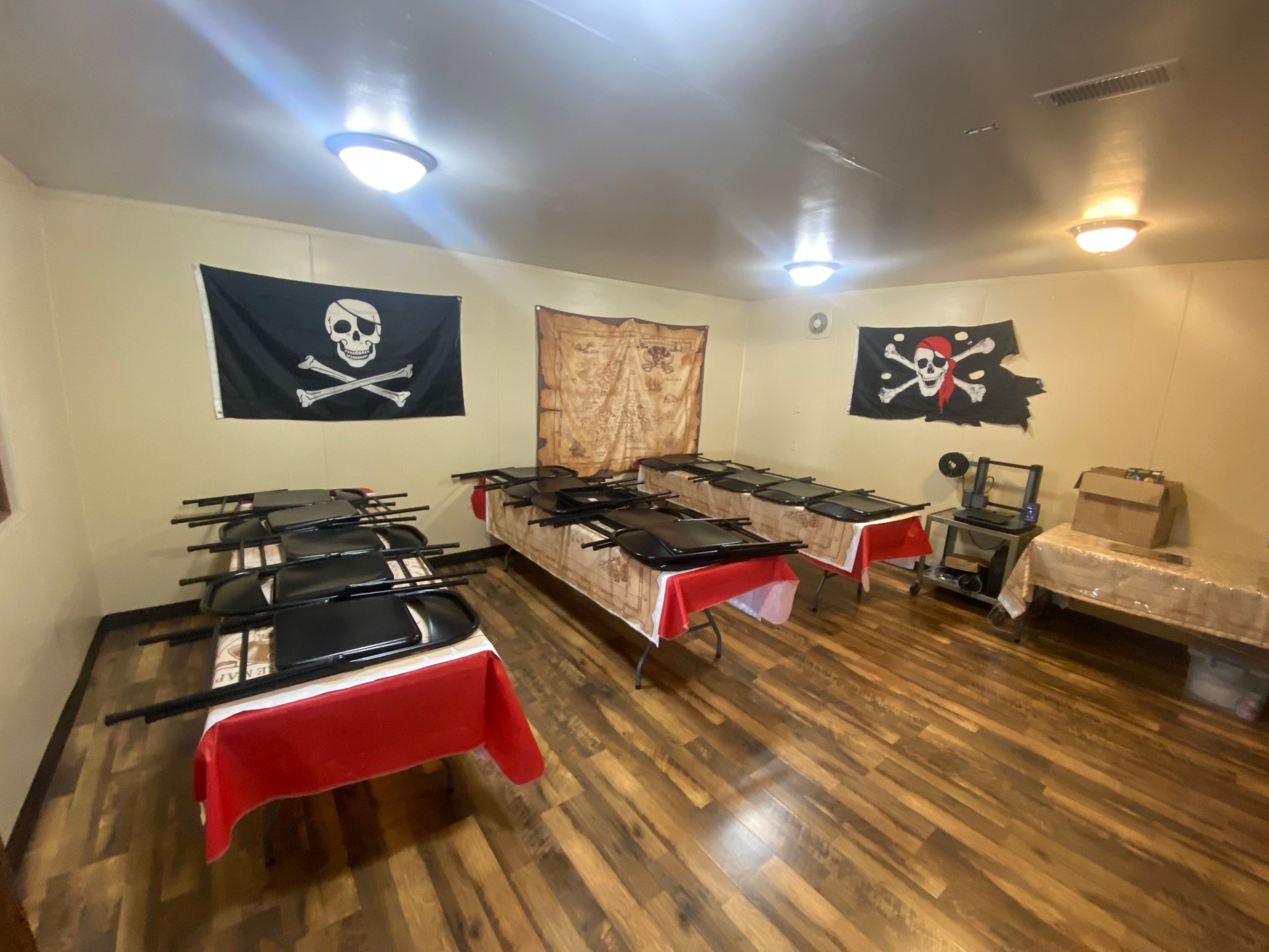 pirate putt party room