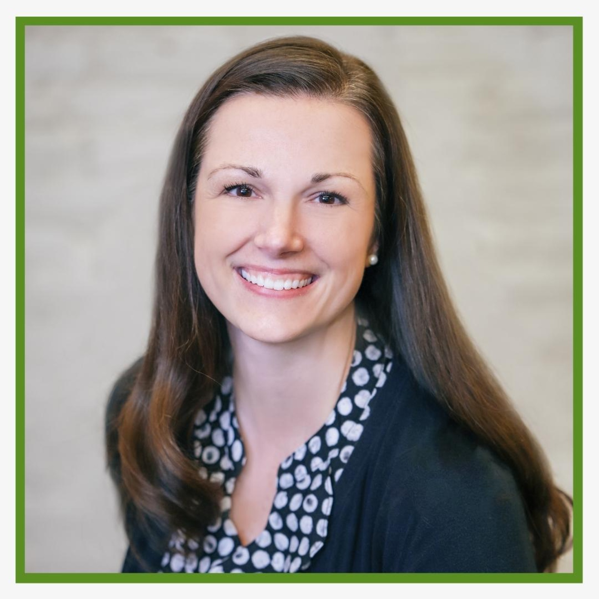 Headshot image of Kelly Dix.